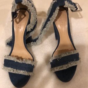 Schütz Janessa heel worn once